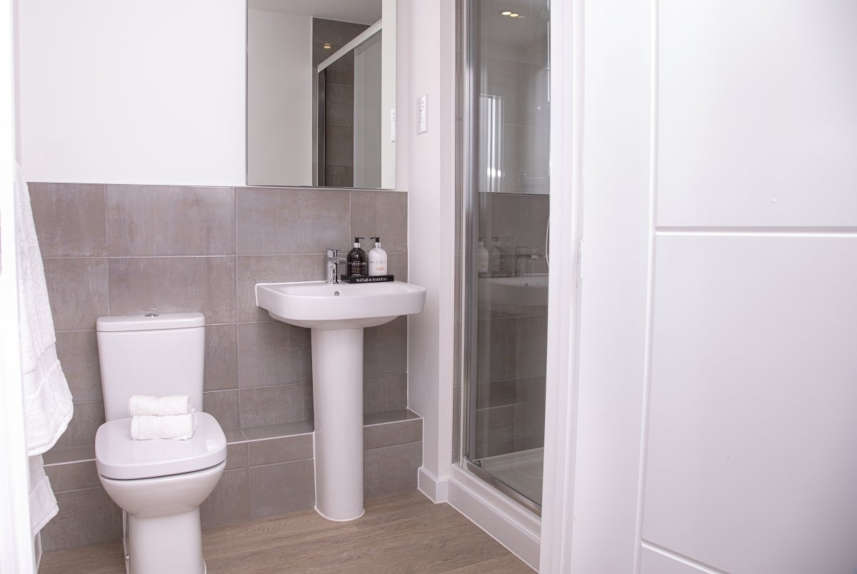Flat Falkers Court in Waverley