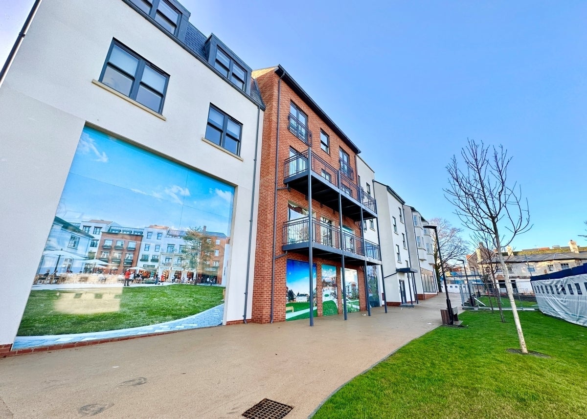 Flat Falkers Court in Waverley