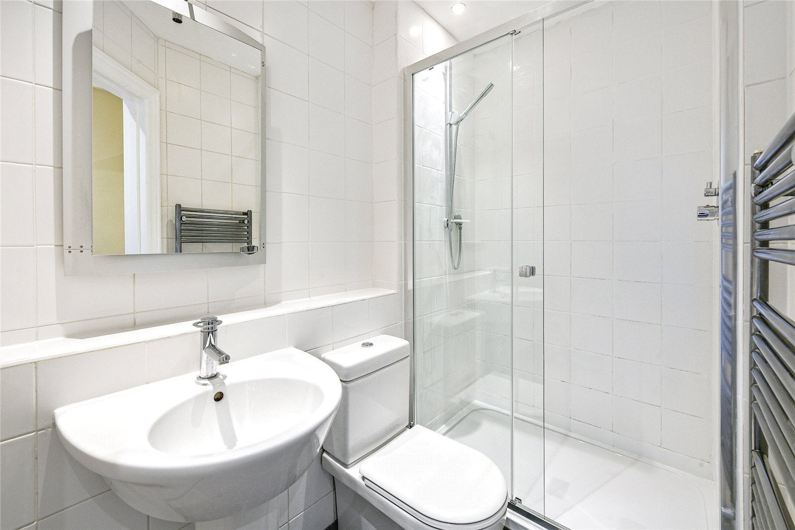 Flat Roland Gardens in Greater London