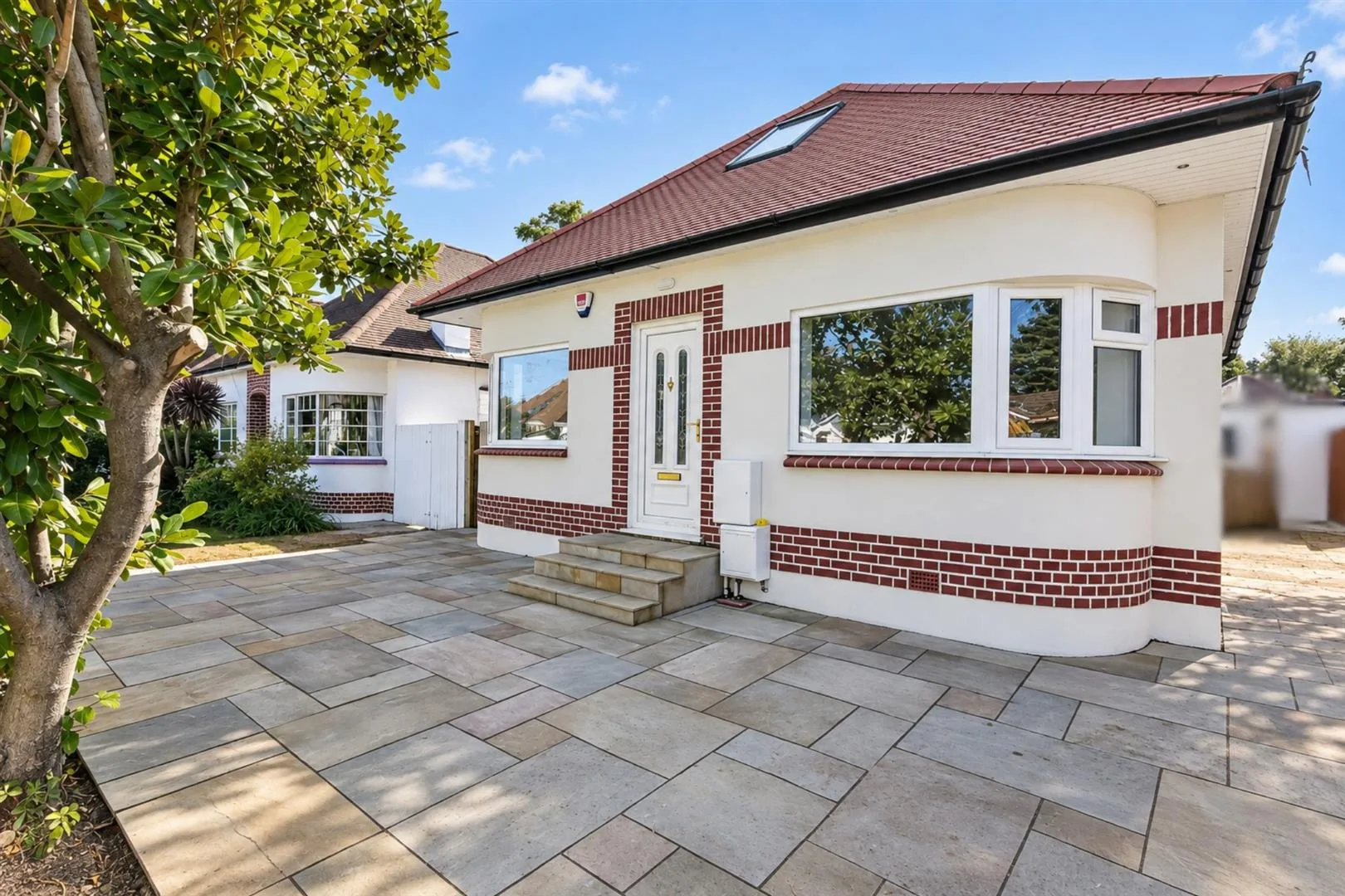 House Gladstone Avenue in Greater London