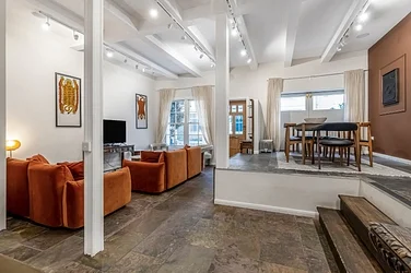 Flat Petersham Place in Greater London