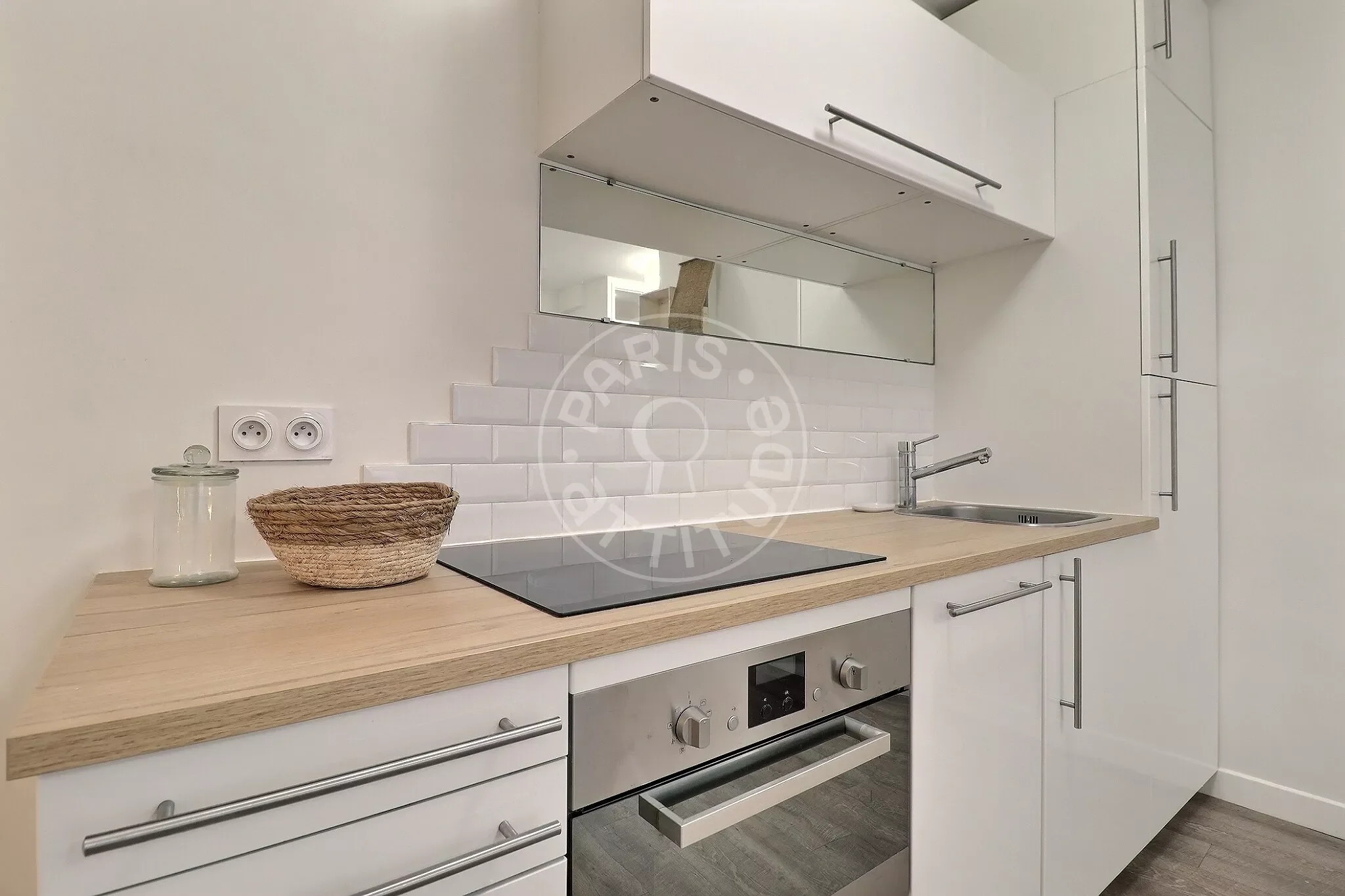 Flat Rue du Delta in Paris
