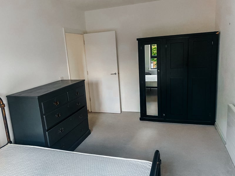 Room Scena Way in Greater London
