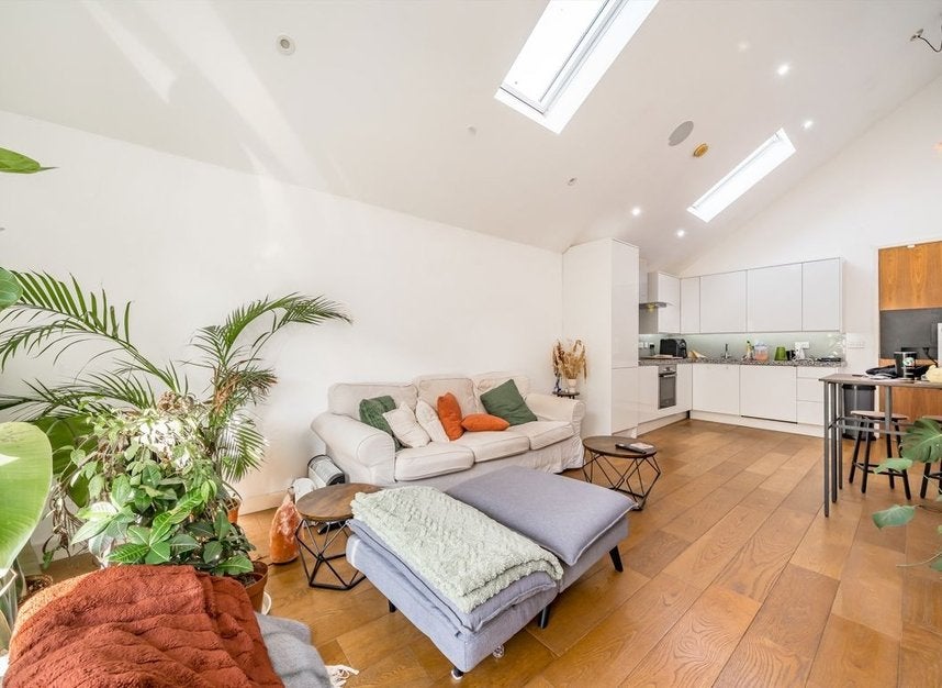 Flat Cleveland Grove in Greater London