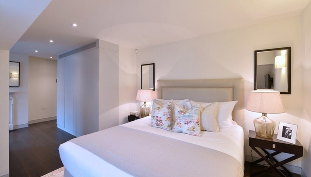 Flat Duke Street in City of Westminster