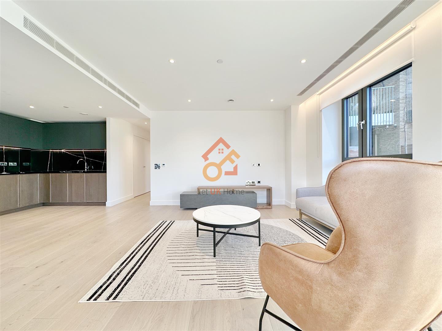 Flat Nesbitt Square in London