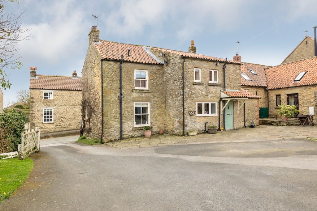 House Yederick Road in Sawdon
