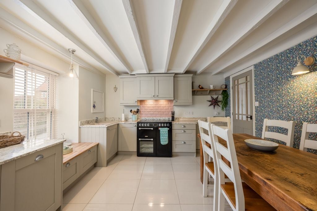 House Yederick Road in Sawdon