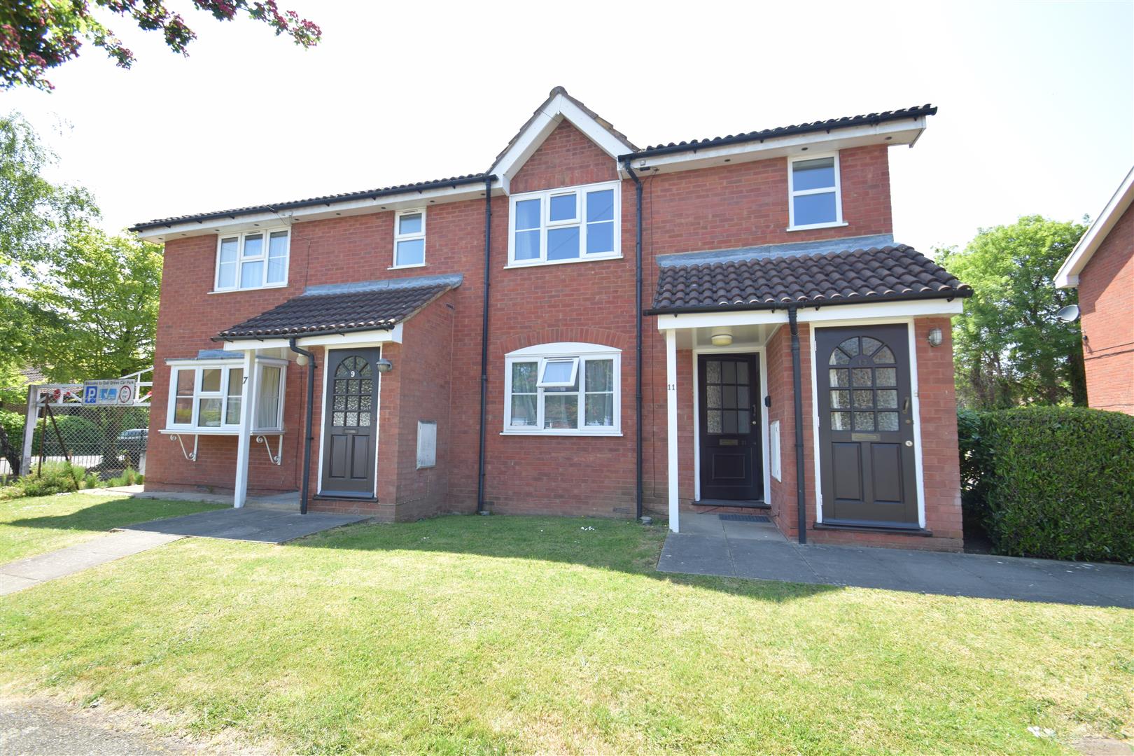 Flat Oak Grove in Greater London