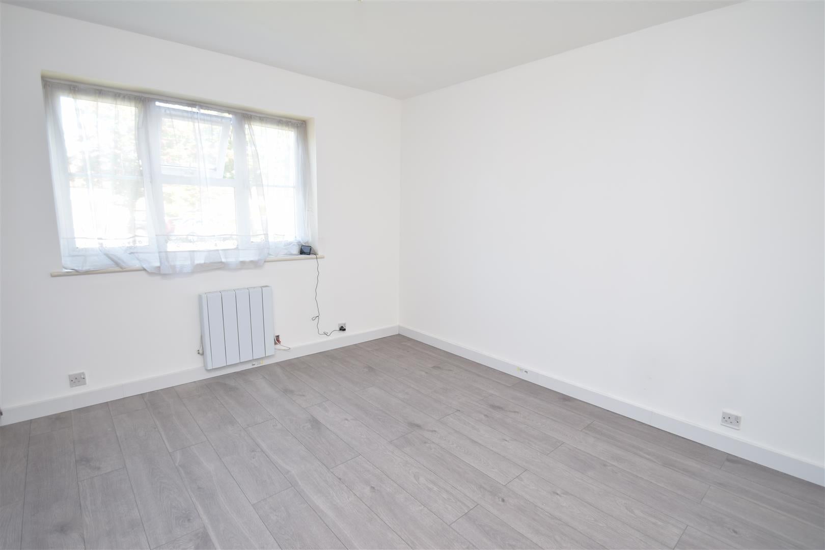Flat Oak Grove in Greater London