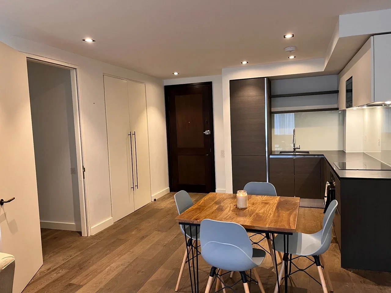 Flat Macaulay Road in Greater London