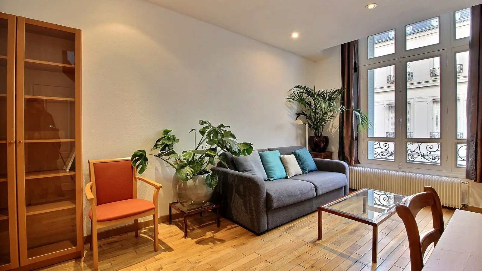 Flat Avenue de Friedland in Paris