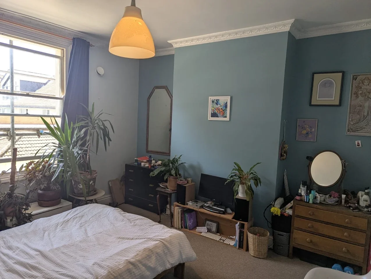 Flat Coronation Road in Bristol