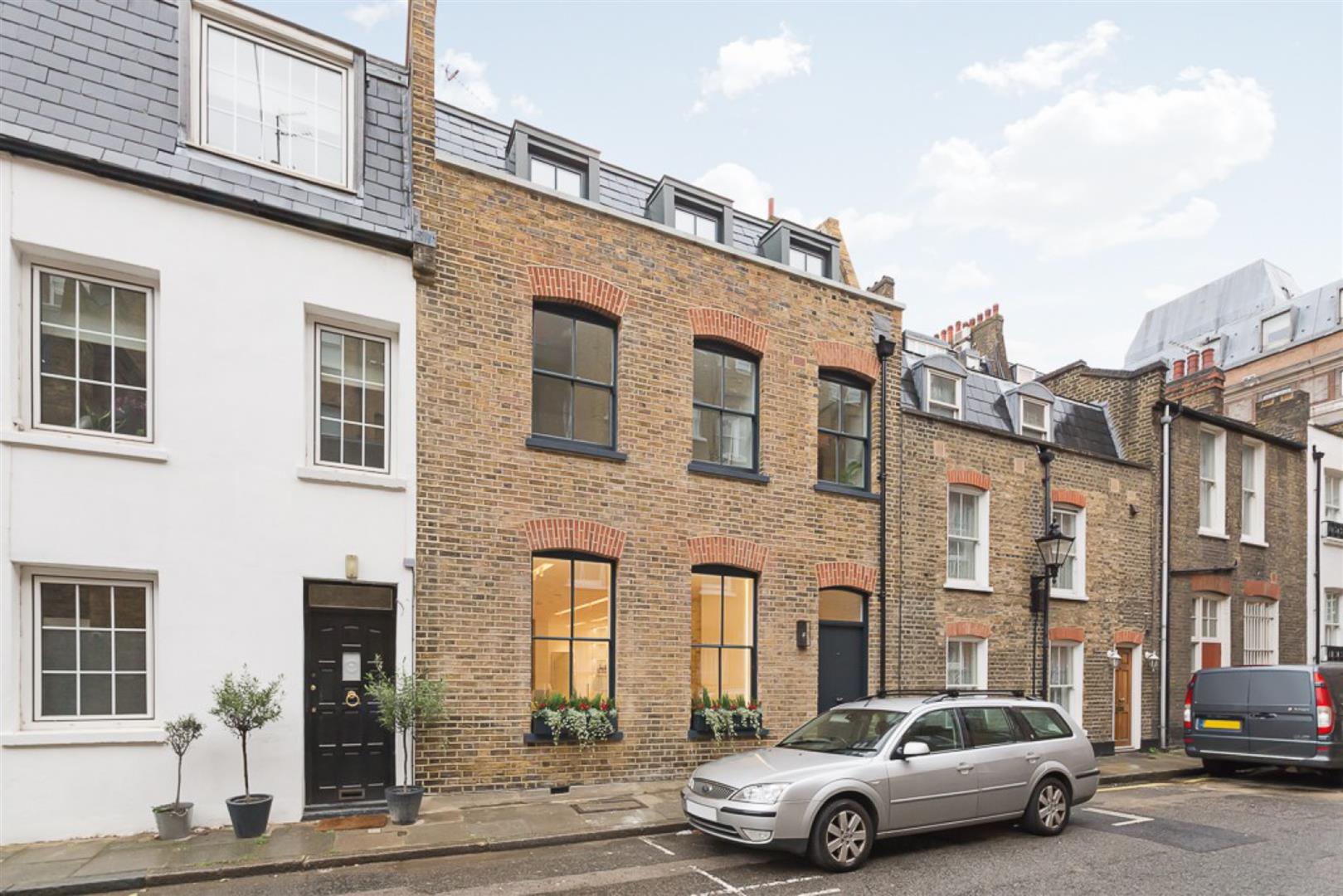 House Bingham Place in City of Westminster