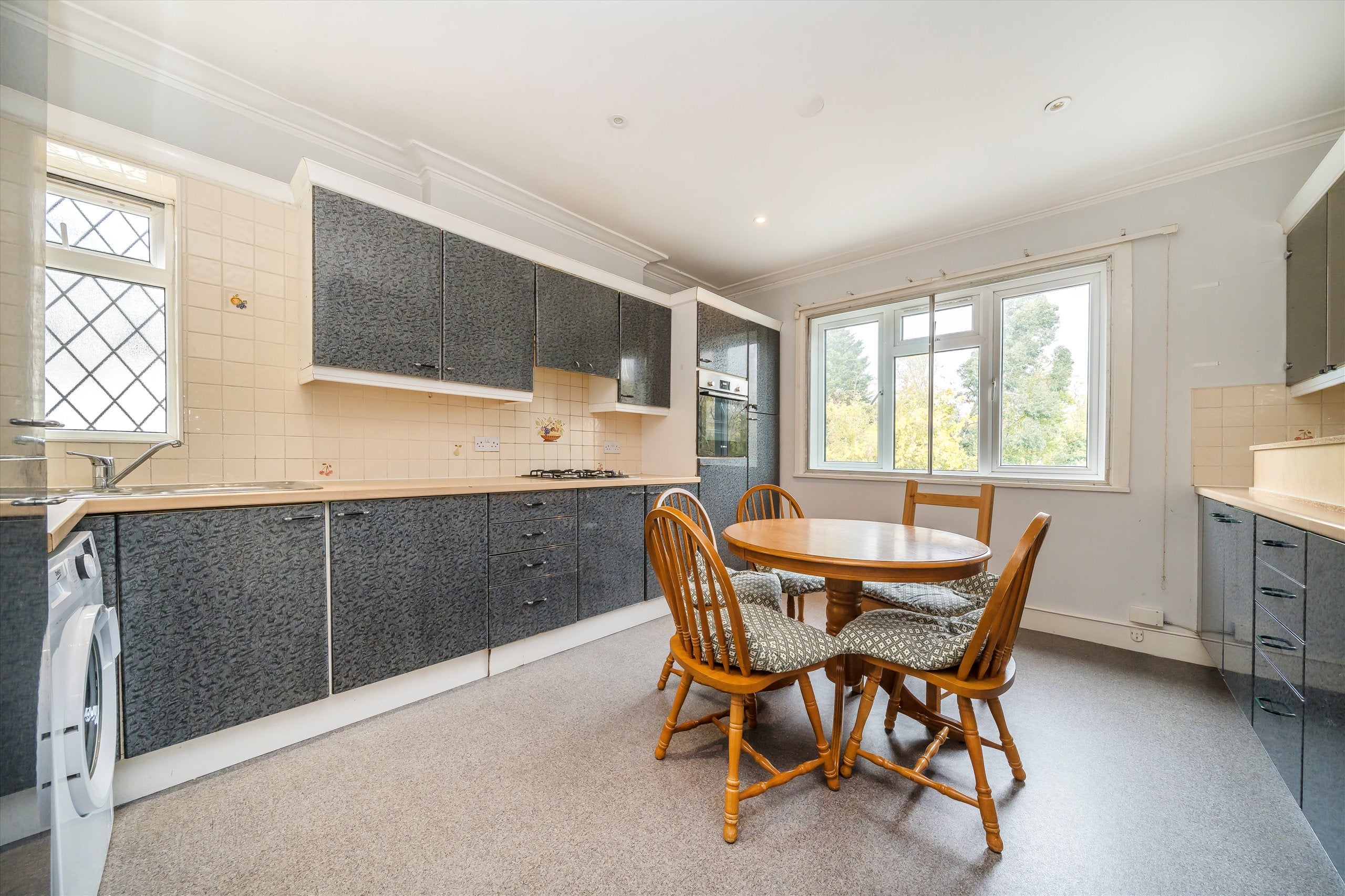 Flat Chatsworth Road in Greater London