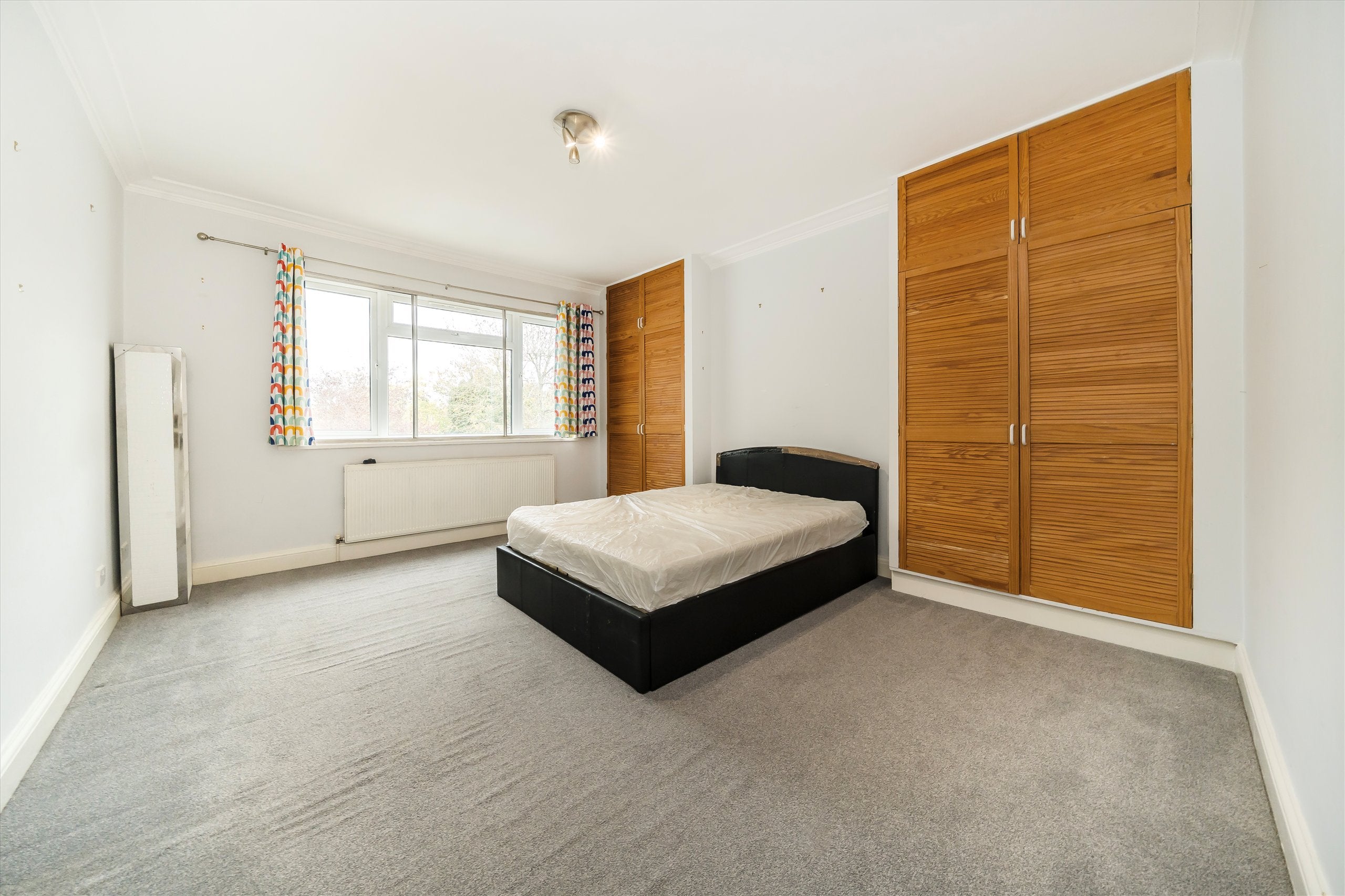 Flat Chatsworth Road in Greater London