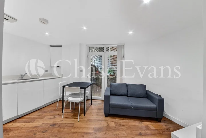 Flat Carlton Vale in Greater London