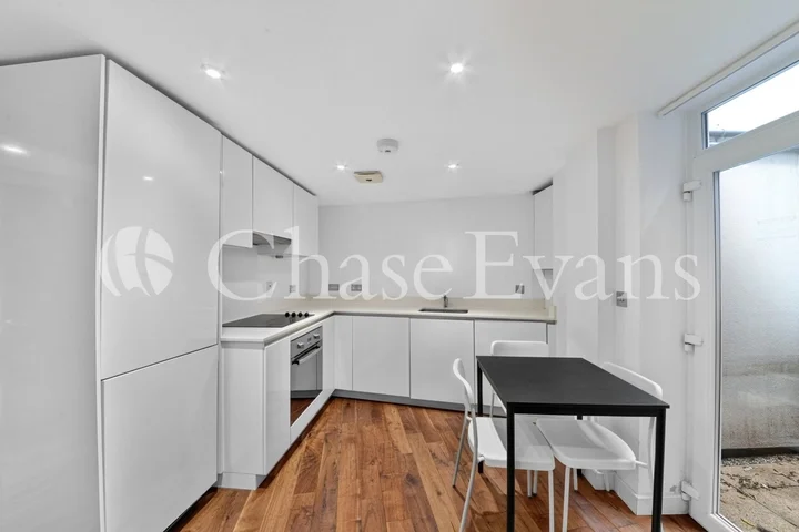 Flat Carlton Vale in Greater London