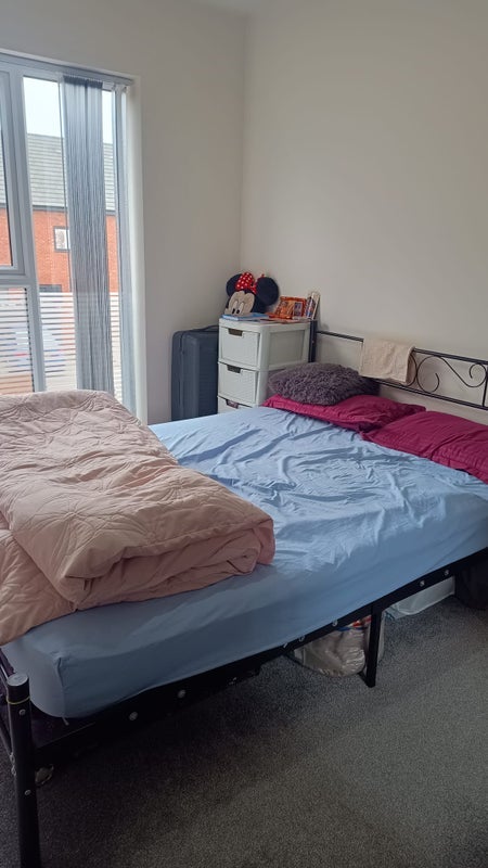 Room Swan Place in Leicester