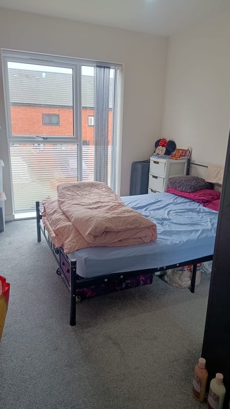 Room Swan Place in Leicester