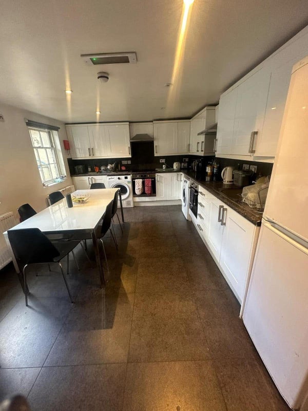 Room Camberwell New Road in Greater London