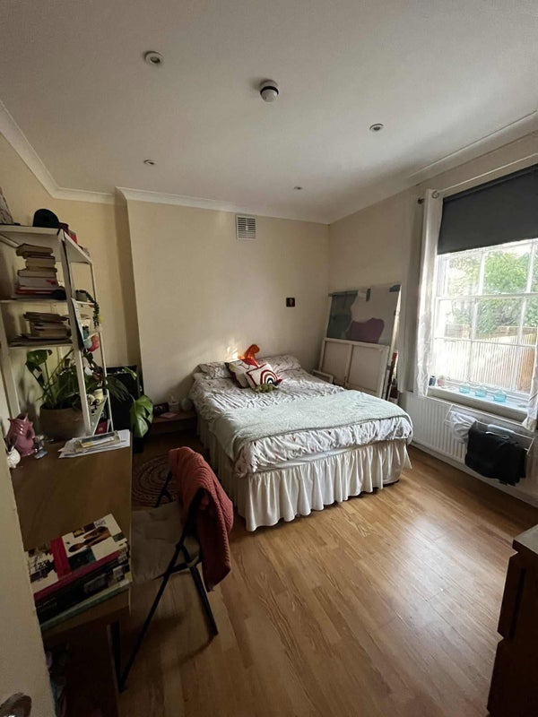 Room Camberwell New Road in Greater London