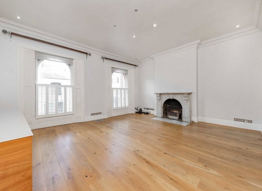 Flat Regent's Park Road in Greater London