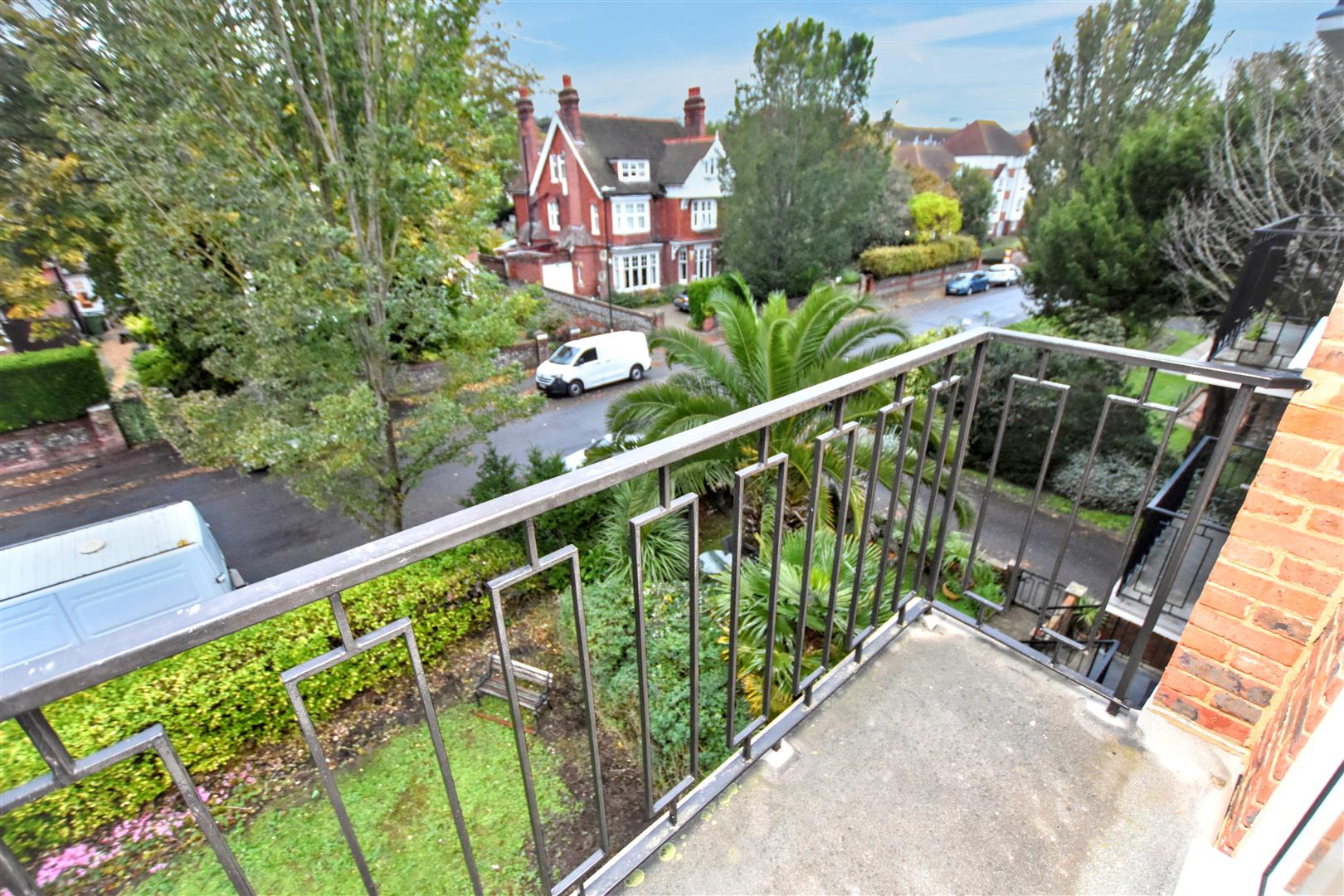 Flat Granville Road in Eastbourne