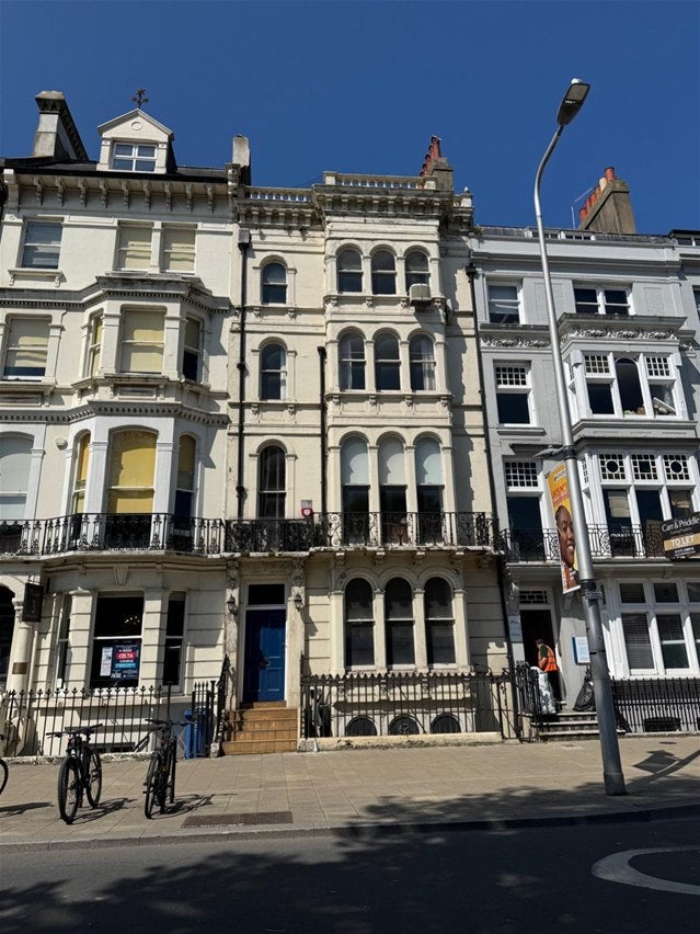 Flat Burnside Mews in Rother