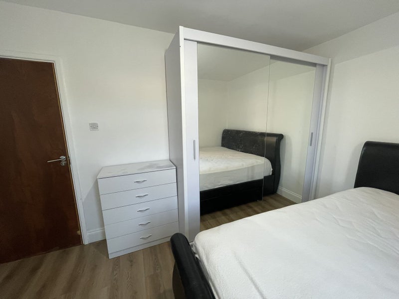 Room Alpha Grove in Greater London