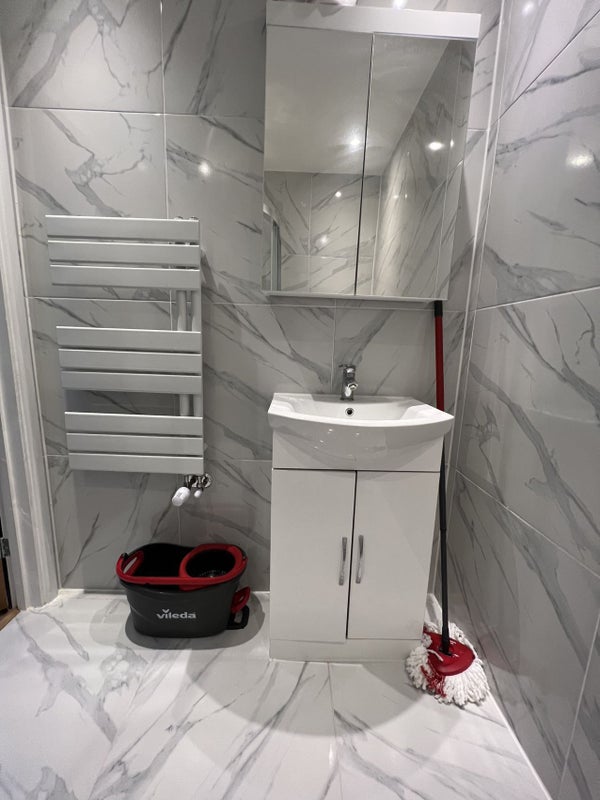 Room Alpha Grove in Greater London