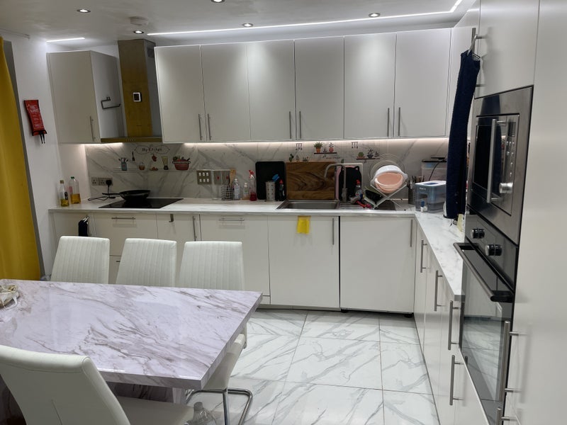 Room Alpha Grove in Greater London