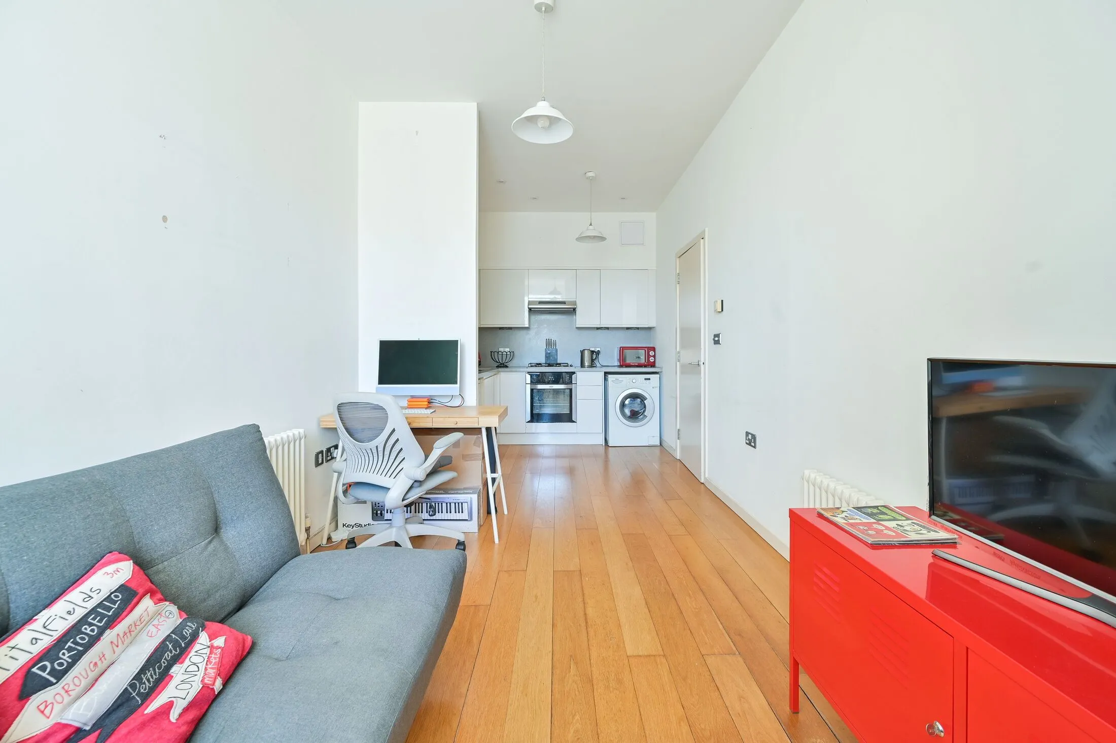 Flat Bethwin Road in Greater London