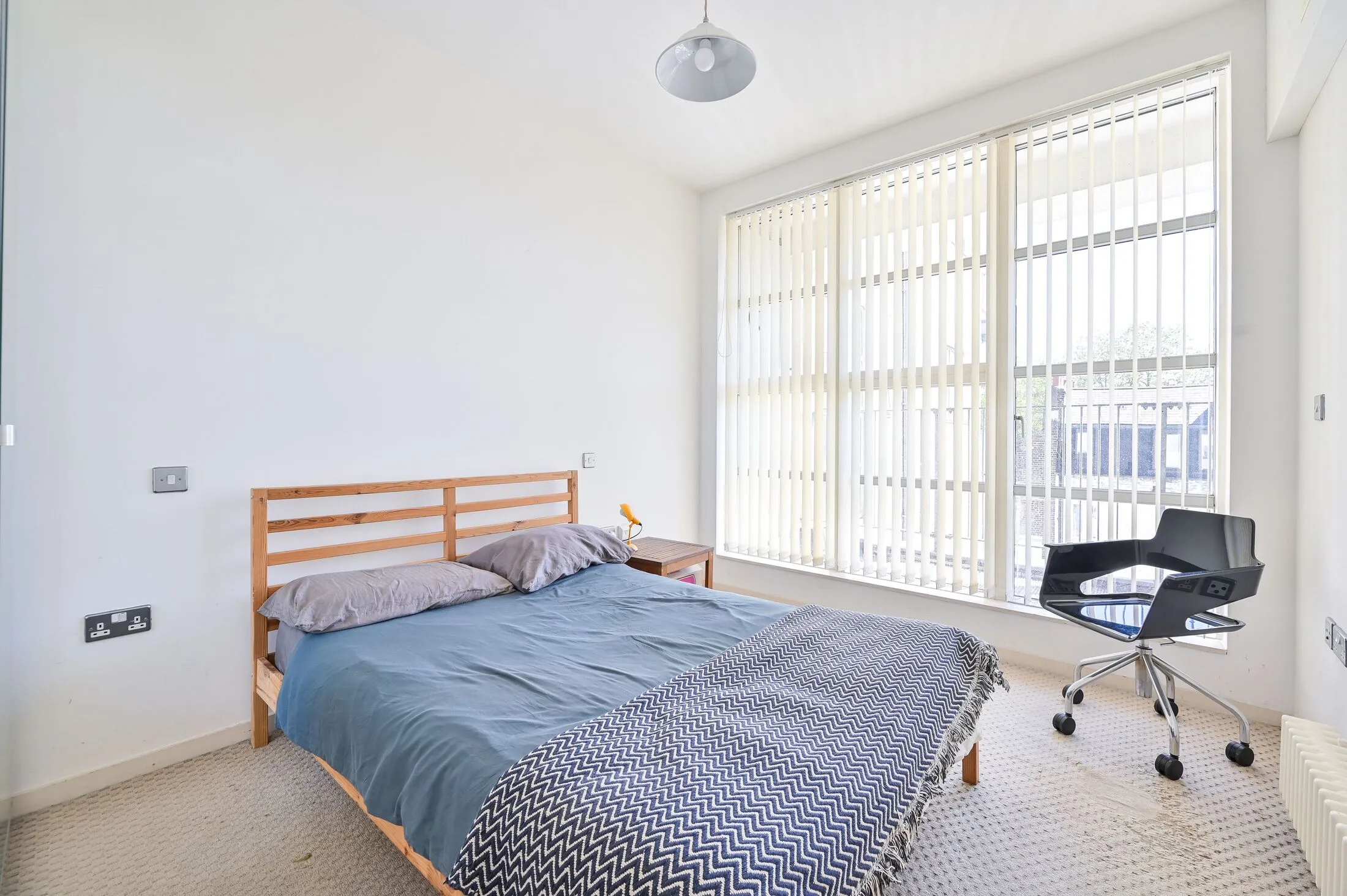 Flat Bethwin Road in Greater London
