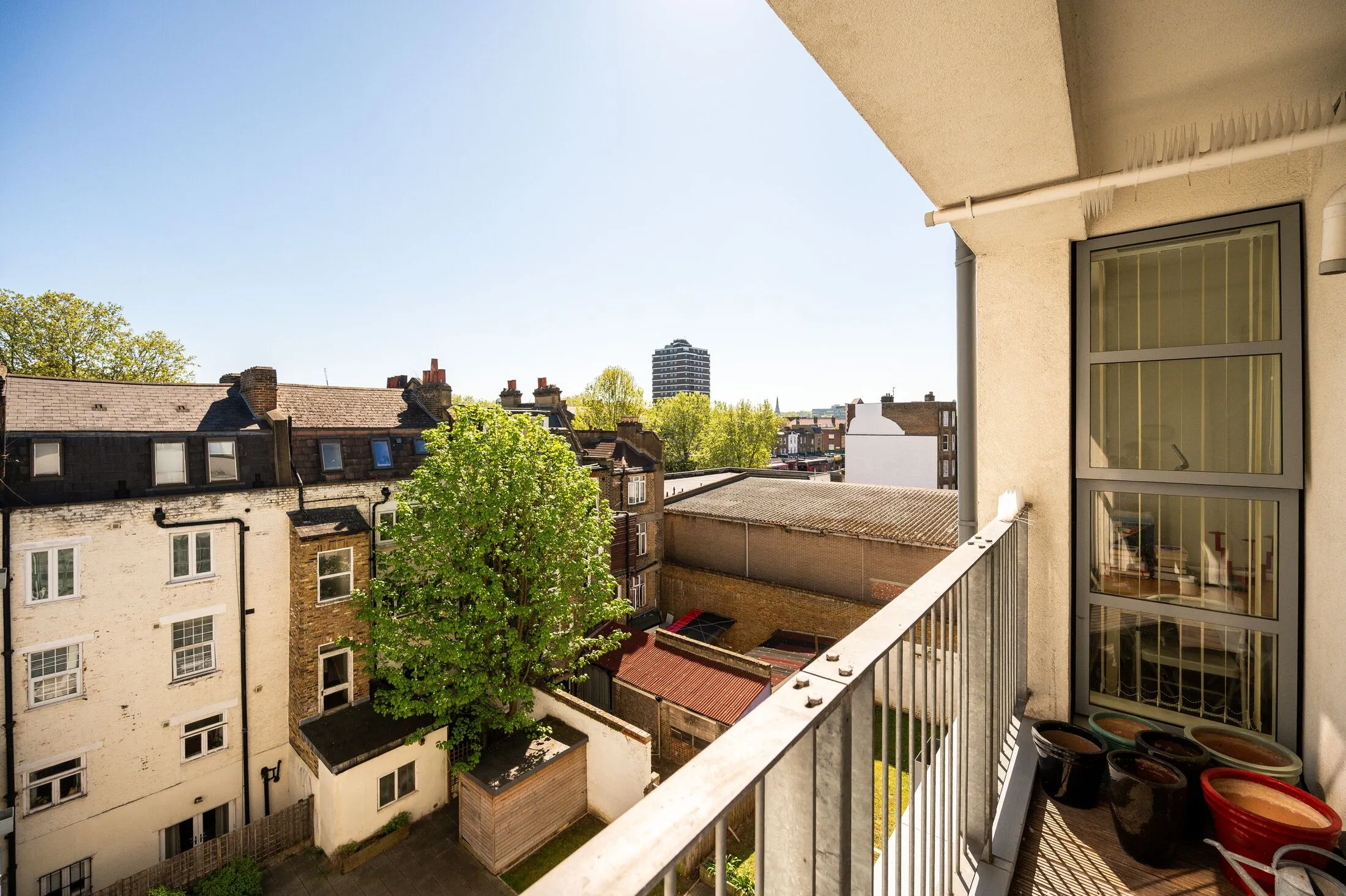 Flat Bethwin Road in Greater London