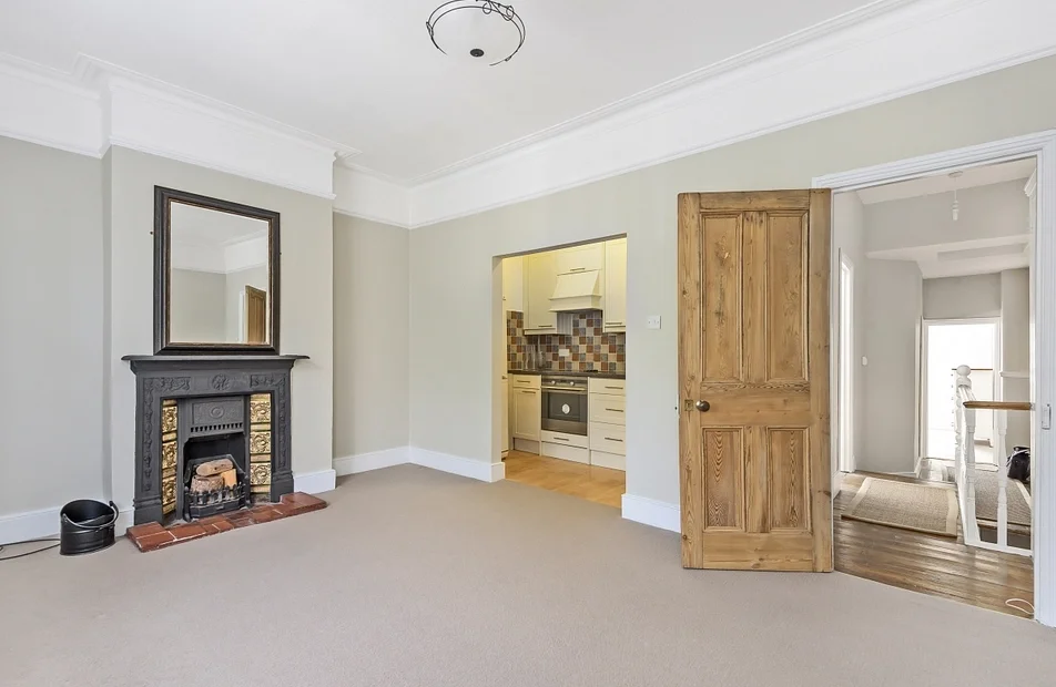 Flat Quinton Street in Greater London
