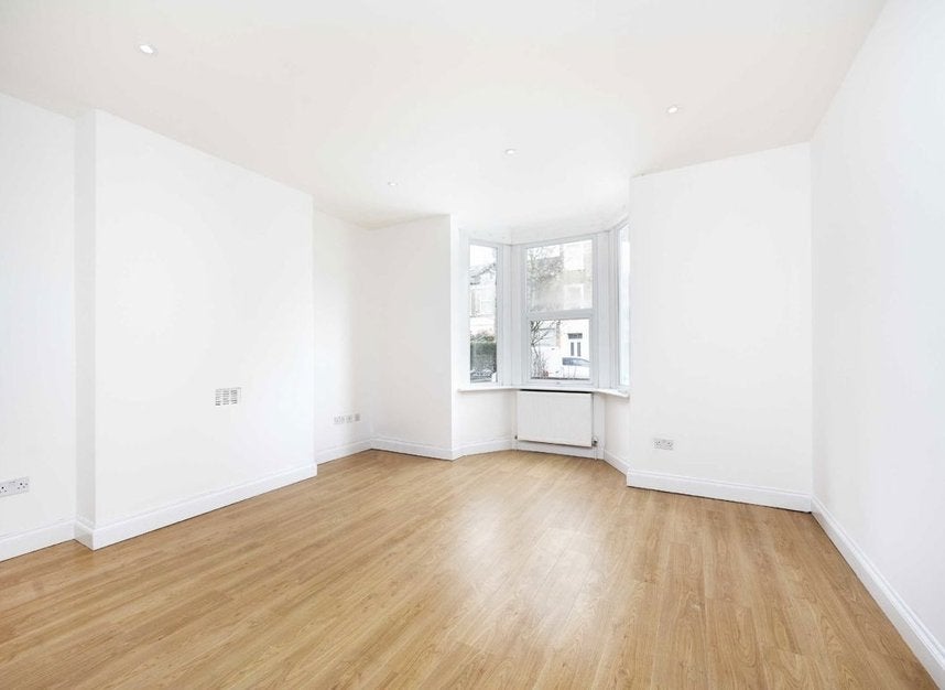Flat Vespan Road in Greater London