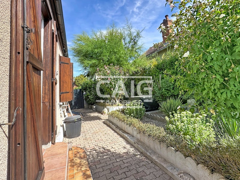Maison Rue Dumont d'Urville à Sainte-Savine