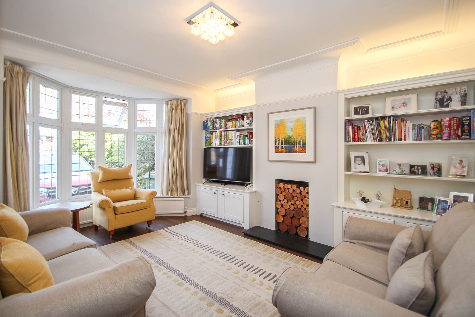 House Dalmore Avenue in Elmbridge