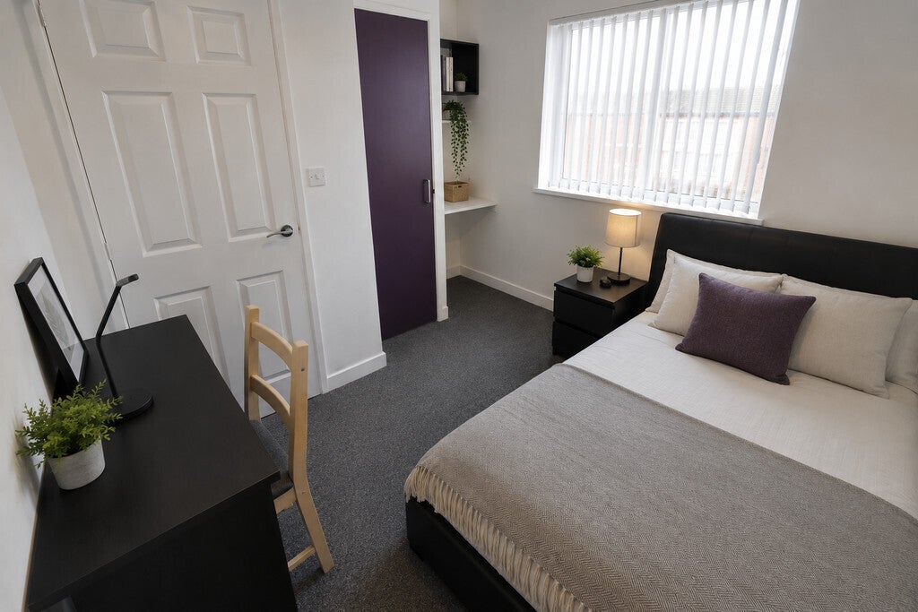 Room Dean Street in Coventry
