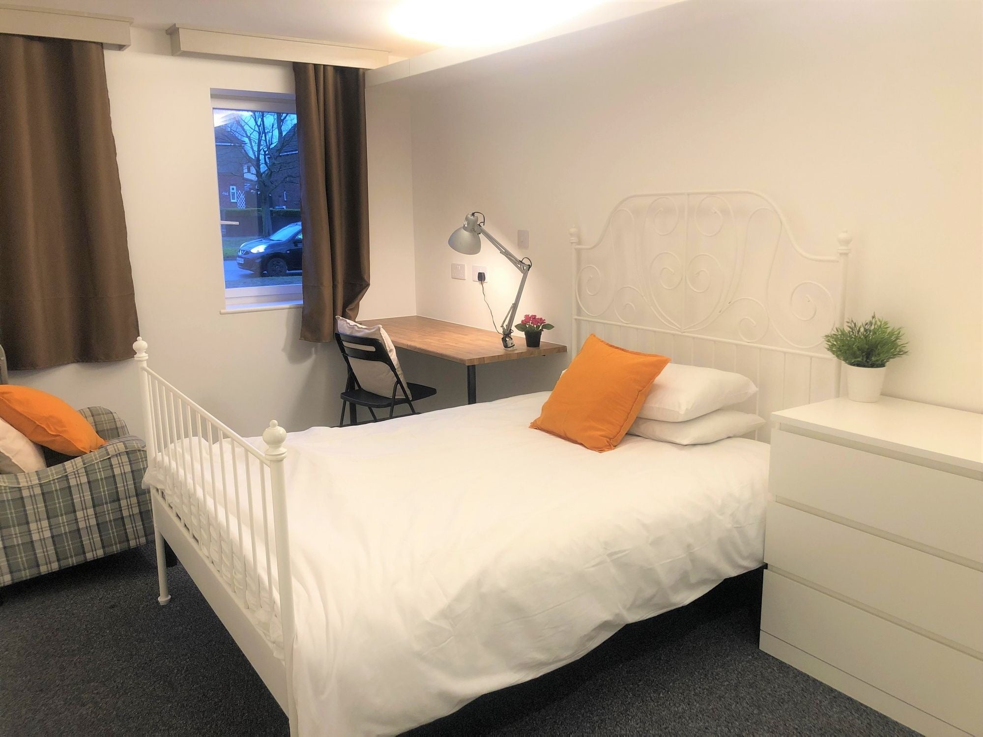 Room Charter Avenue in Coventry