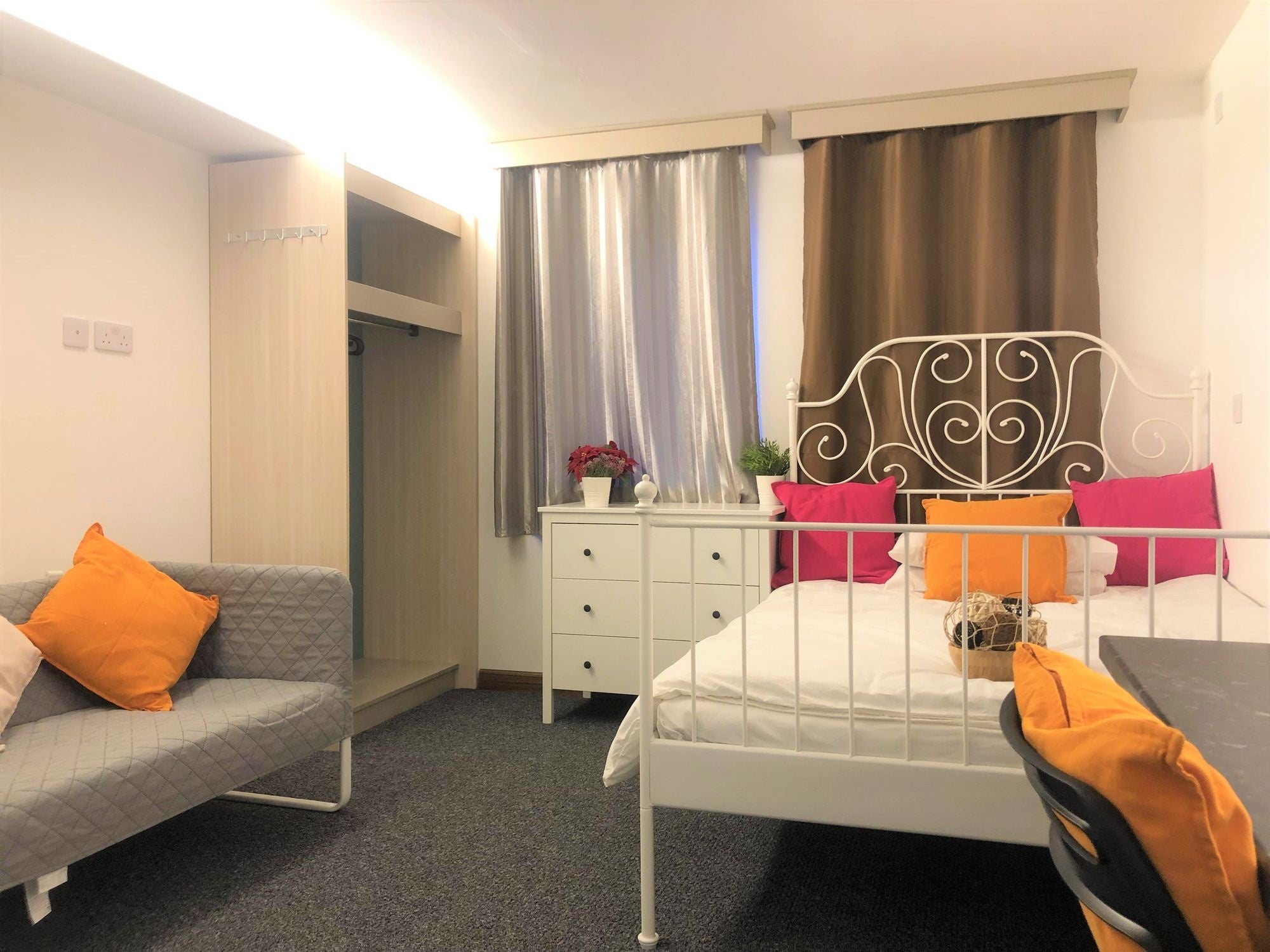 Room Charter Avenue in Coventry