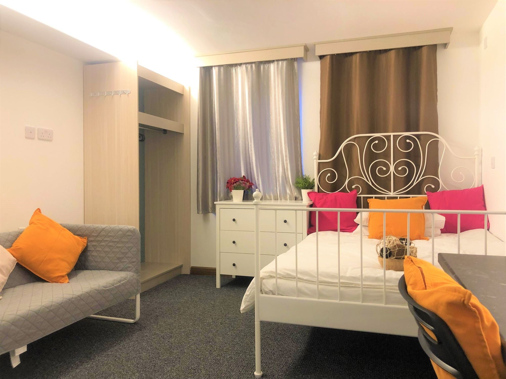 Room Charter Avenue in Coventry