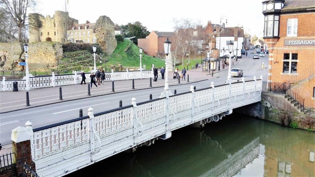 Flat Medway Wharf Road in Tonbridge and Malling