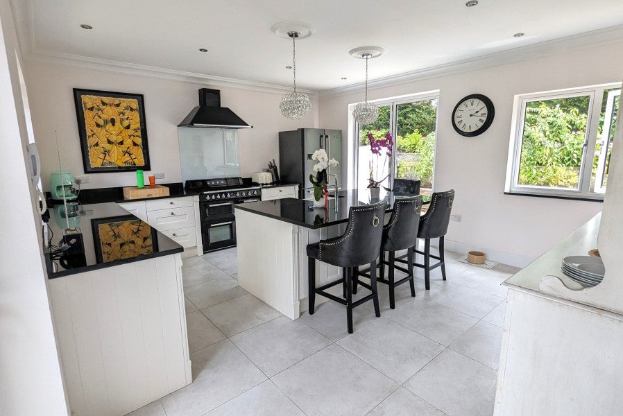 House The Ridgeway in Surrey Heath