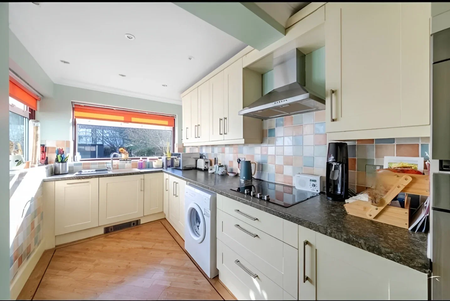 Room Philip Avenue in Greater London