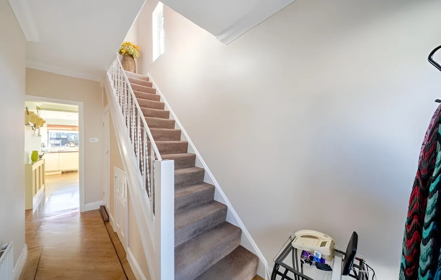 Room Philip Avenue in Greater London