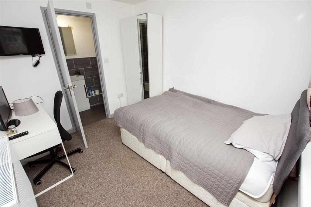 Flat Heeley Road in Birmingham