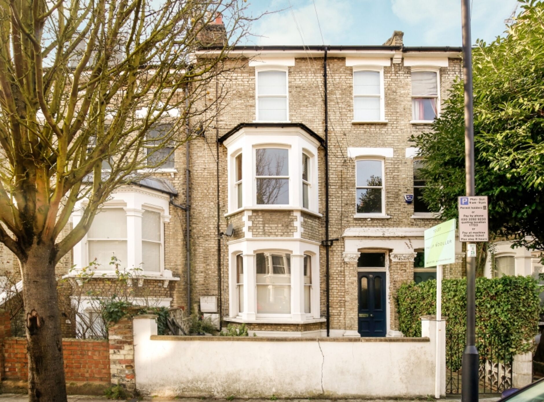 Flat Devonport Road in Greater London