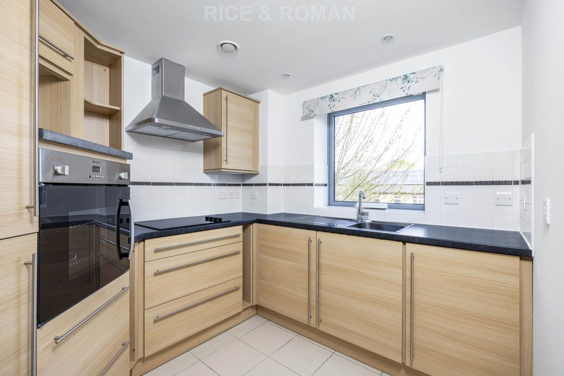 Flat Shotfield in Greater London